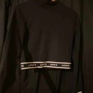 black levi’s cropped turtle neck